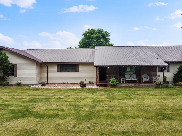 5836 N 700th Rd E, New Carlisle, IN 46552