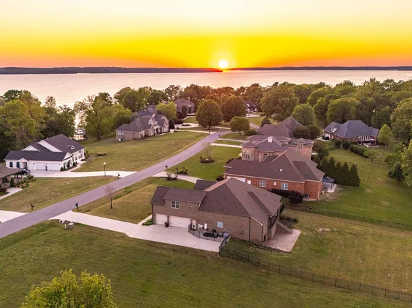 12872 Saint Andrews Dr, Athens, AL 35611