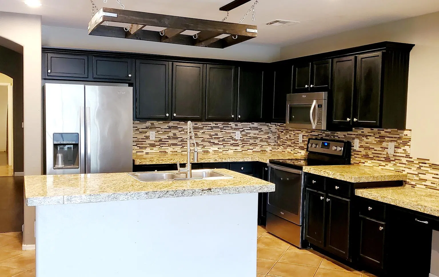 4 bed, 1731 sqft, $2,450 — Photo 2