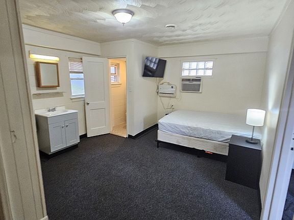 2nd image of 8188 Lee Hwy #9