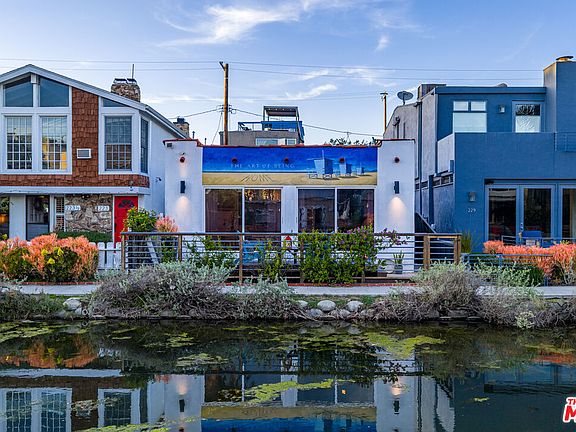 2nd image of 225 Carroll Canal