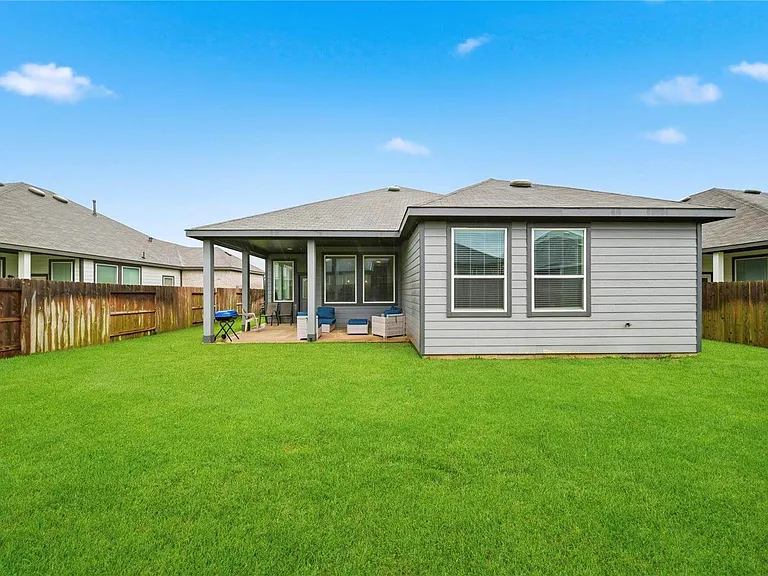 4512 Bartagrass Dr — Photo 25