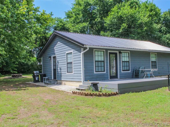 103 E Enterprise 2010 St, Quinton, OK 74561