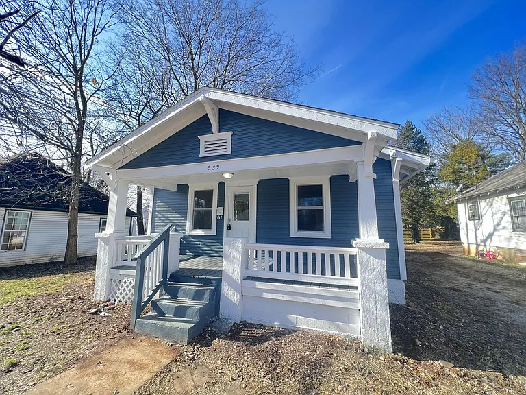 539 S Fort Ave — Photo 6