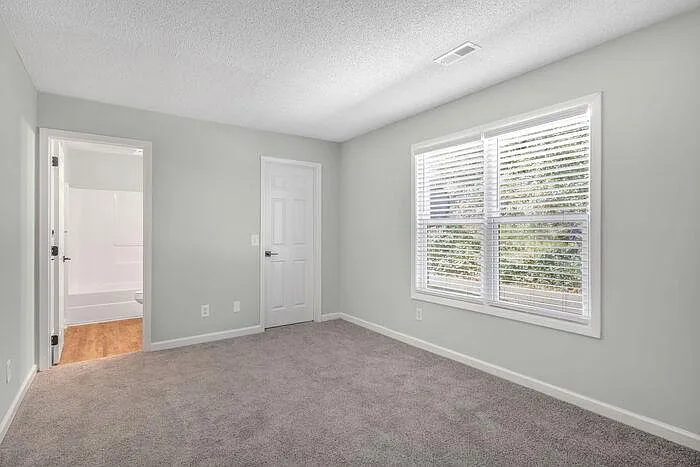 1 Wendy Hill Way — Photo 4