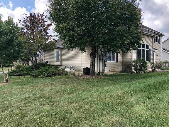 2nd image of 1613 Hunters Pointe Dr