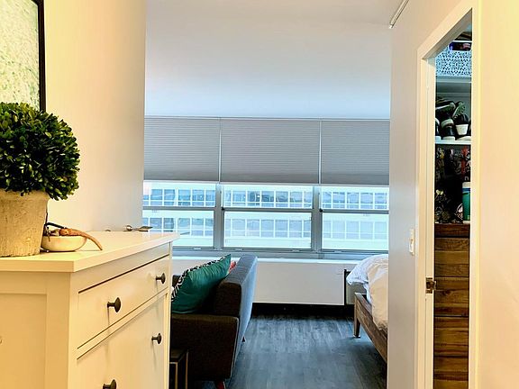 2nd image of 3550 N Lake Shore Dr APT 323