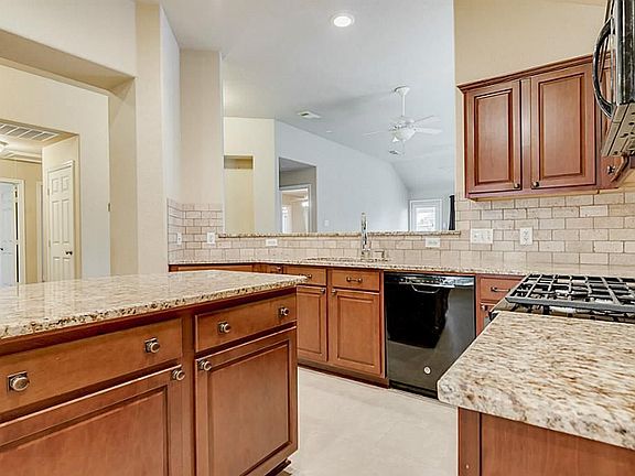 4th image of 17406 Thicket Hollow Ln