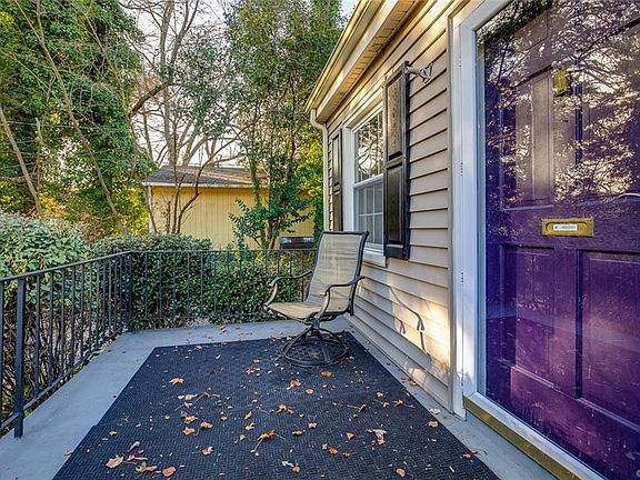 3rd image of 4609 Bassett Ave