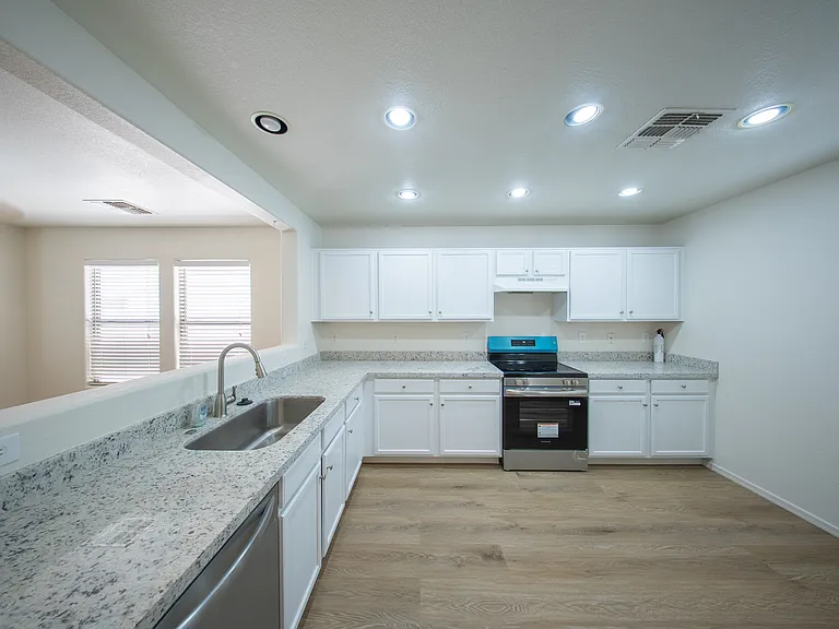 21160 E Avenida Del Valle — Photo 7