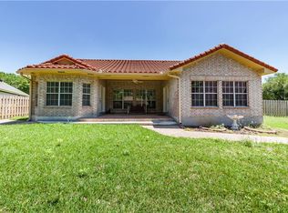 1106 Robin Rd, Elgin, TX 78621