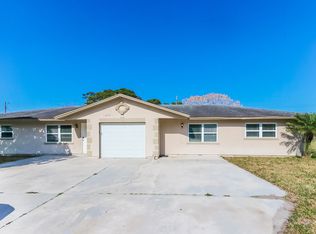 3241 W Lake Dr, Fort Pierce, FL 34982