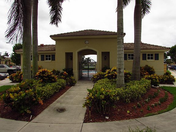 2nd image of 3073 SE 17th Ave