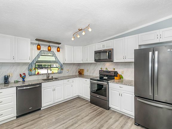 3rd image of 325 San Bernardo Dr