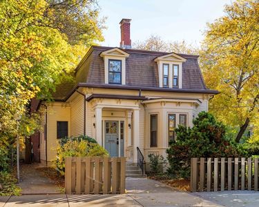 8 Cogswell Ave, Cambridge, MA, 02140