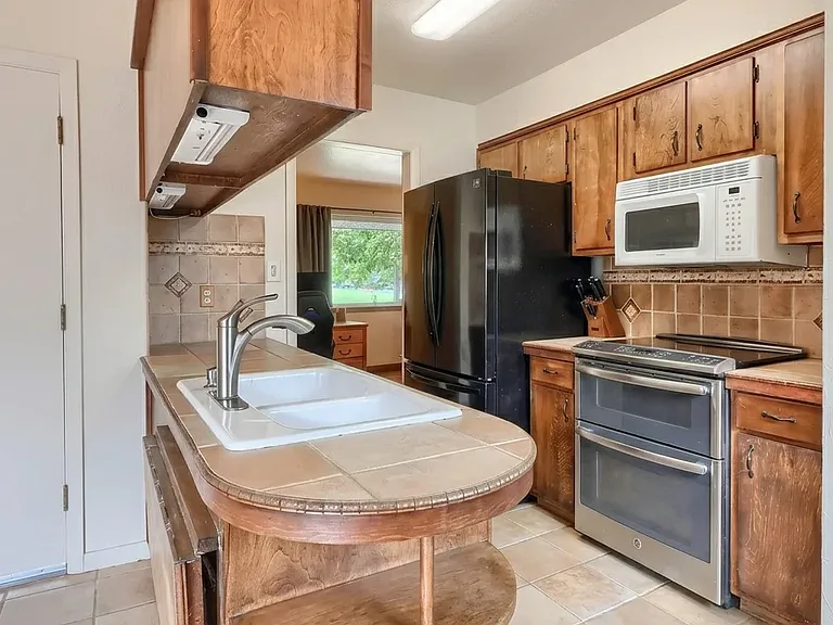 3690 W Latonka Rd — Photo 3