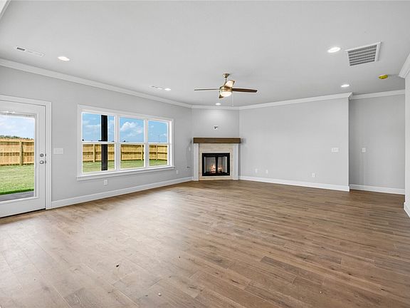 5th image of 2312 Charles St