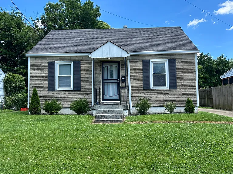 2107 Fort St — Photo 12