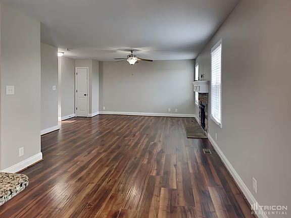 4th image of 495 Mirren Cir