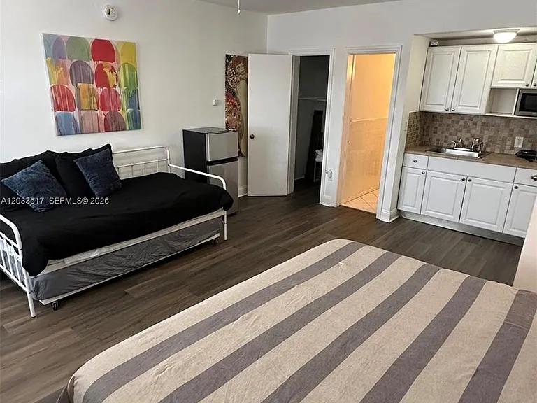 3801 Indian Creek Dr #301 — Photo 3