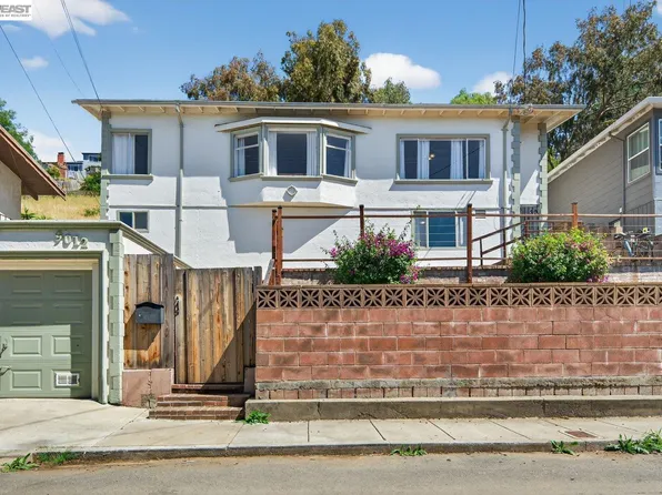 9012 Burr St, Oakland, CA 94605