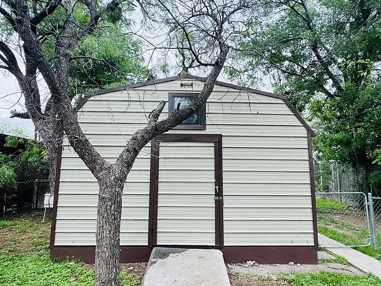 1510 E Harris Ave — Photo 11