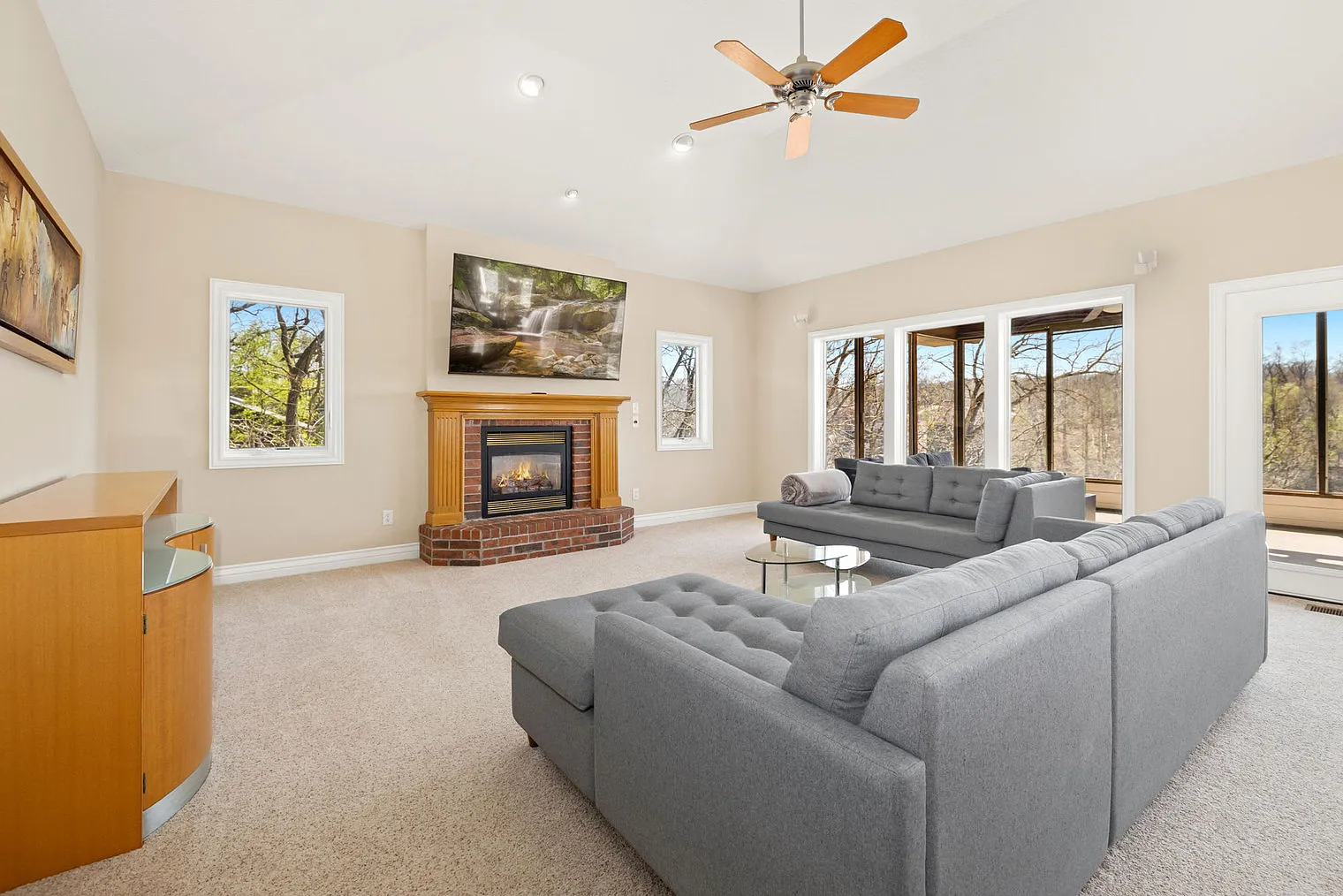 4 bed, 3.0 bath, 3282 sqft, $16,266 — Photo 2