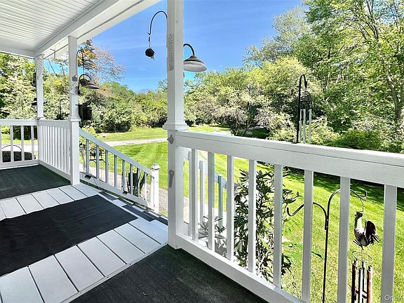 4th image of 1168 Craigville Road