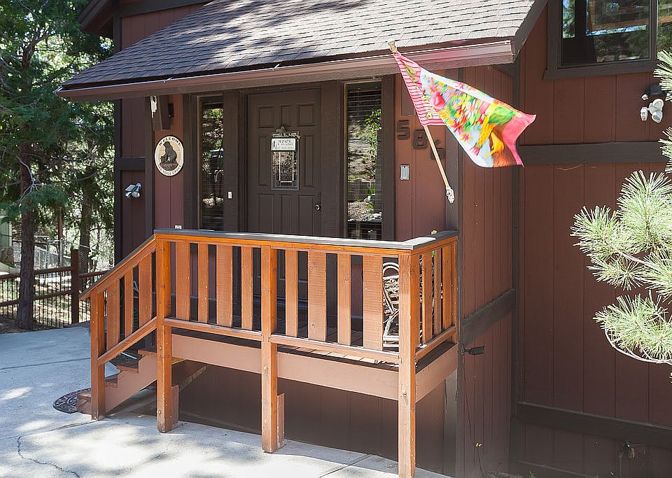 1st image of 586 Villa Grove Ave