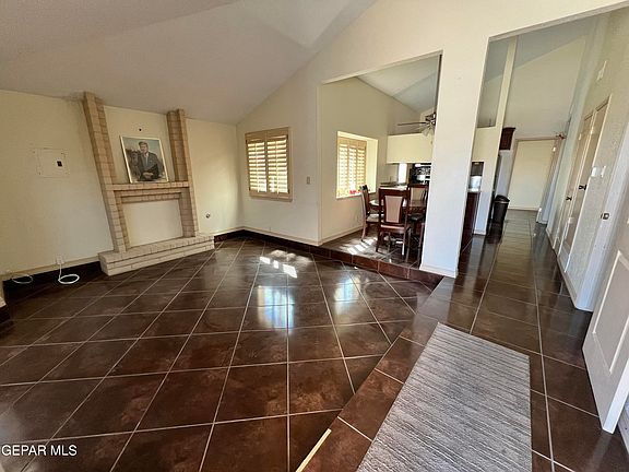 3rd image of 9957 Honey Locust Ln