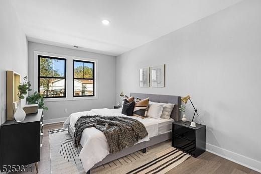 5th image of 214 E Grove St #108