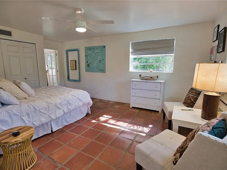 650 Edwards St — Photo 31