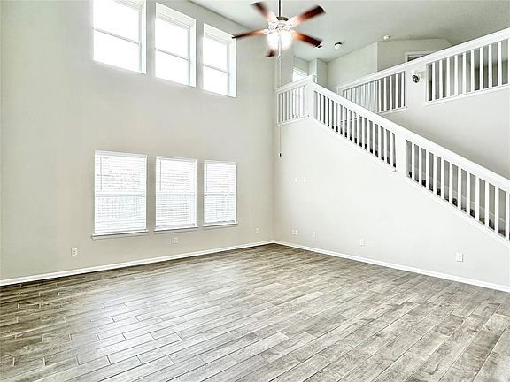 5th image of 2403 Pearl Ct