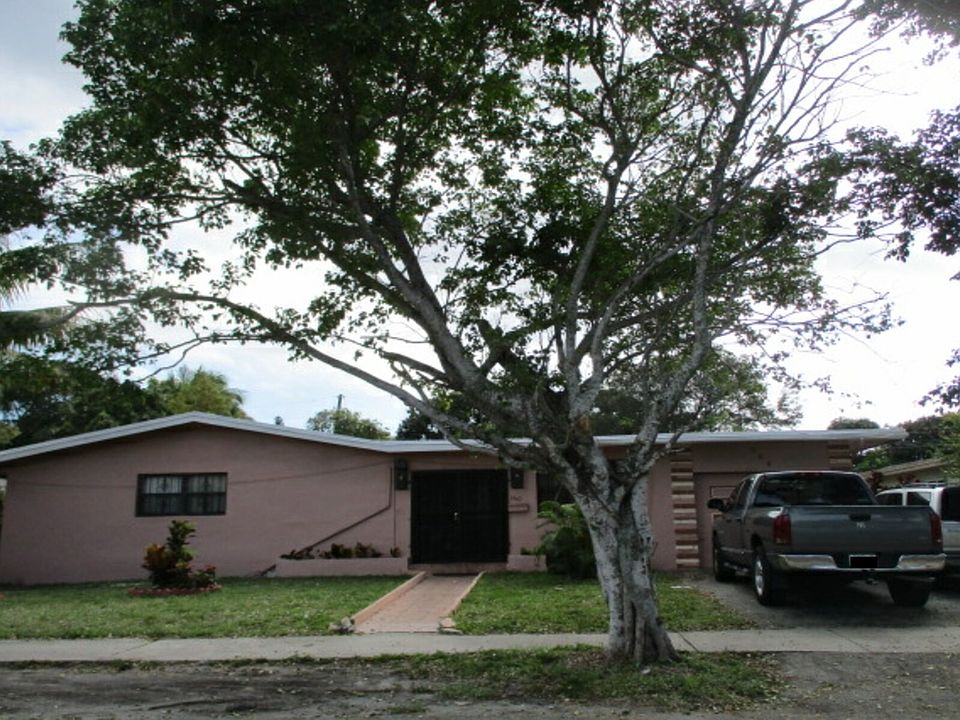 1st image of 360 NE 176th St