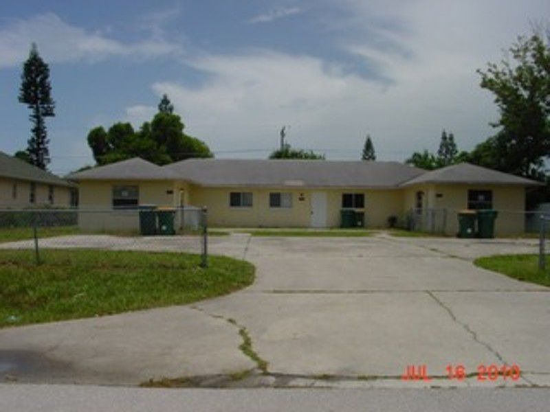 1st image of 673 105th Ave N