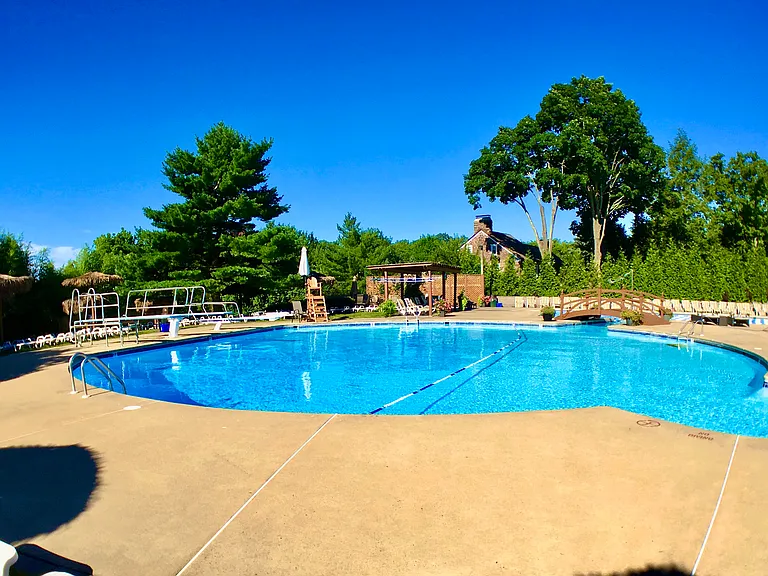 4 B Darien Way Vlg #2 — Photo 4
