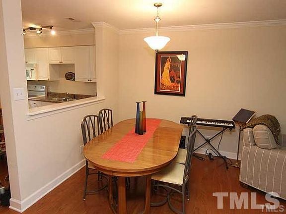 5th image of 1513 E Franklin St #B