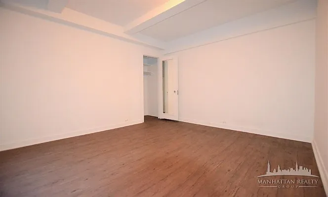 Rented by Manhattan Realty Group | media 7