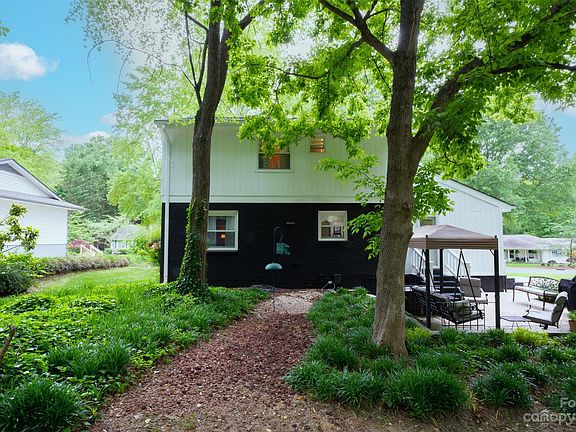 5th image of 2034 Knickerbocker Dr