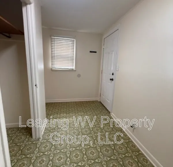 1319 Payne Ave — Photo 6