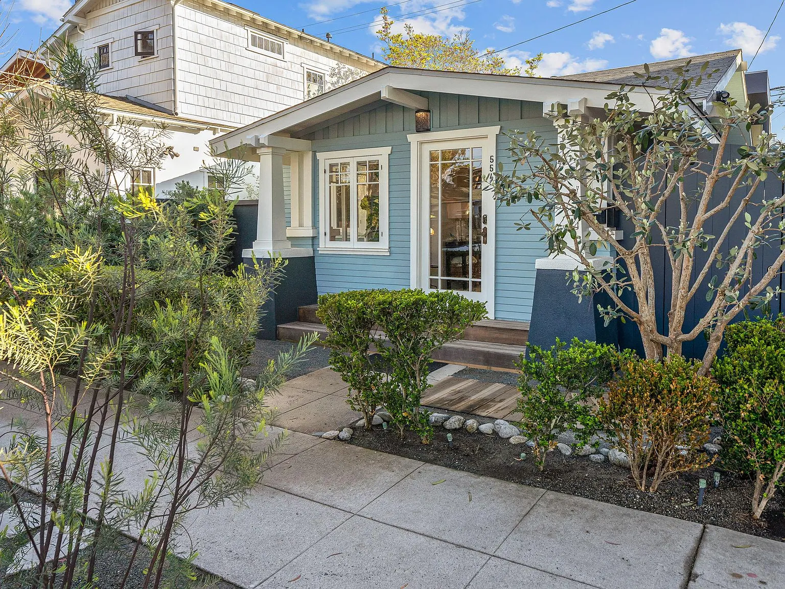 2 bed, 800 sqft, $5,850 — Photo 3