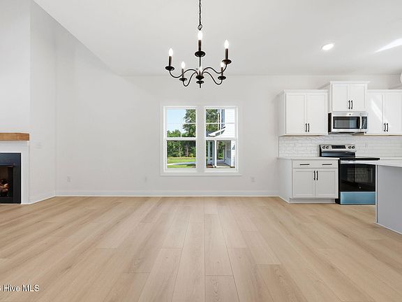5th image of 224 Telluride Court