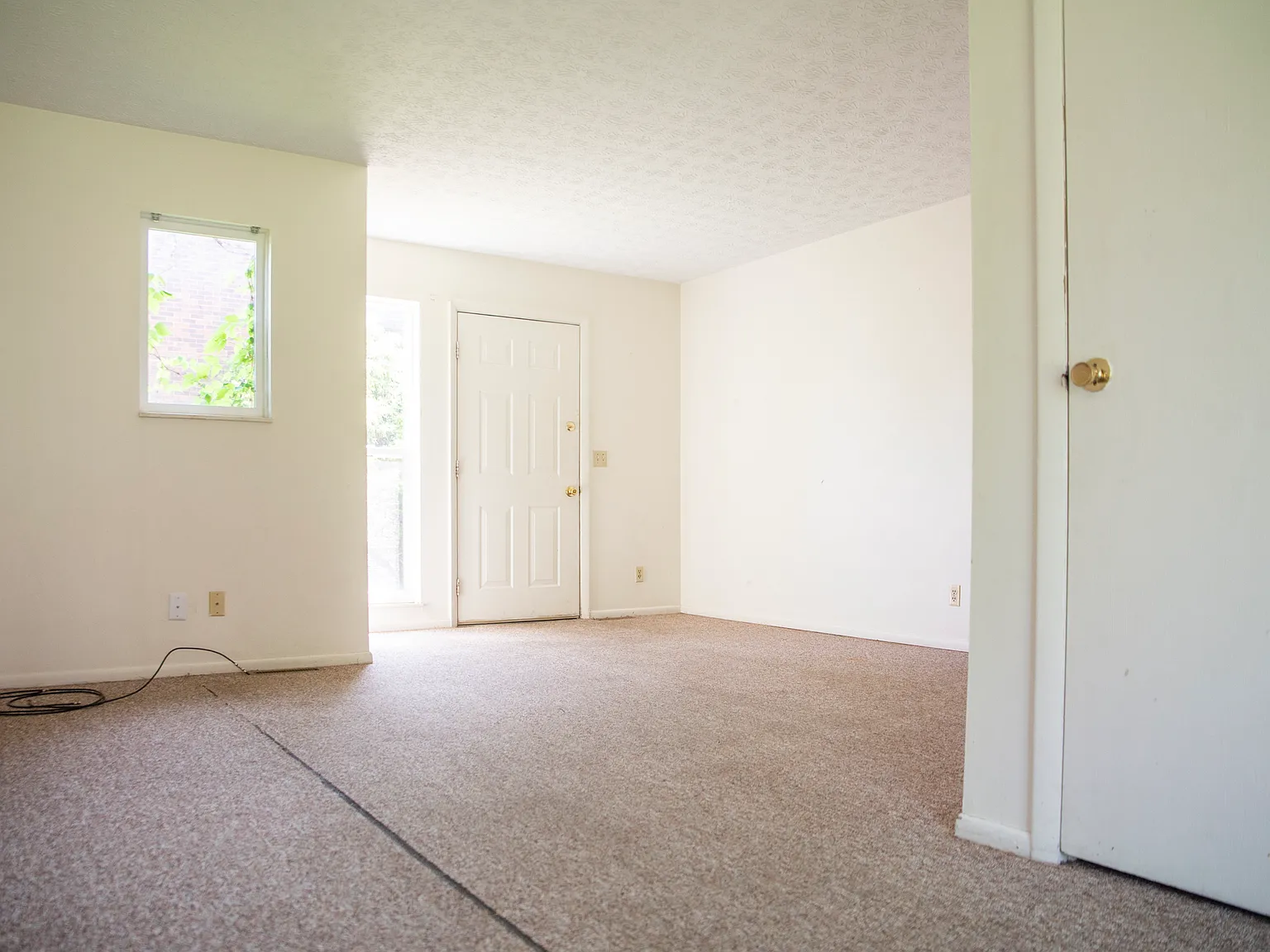 14 Pine St — Photo 3