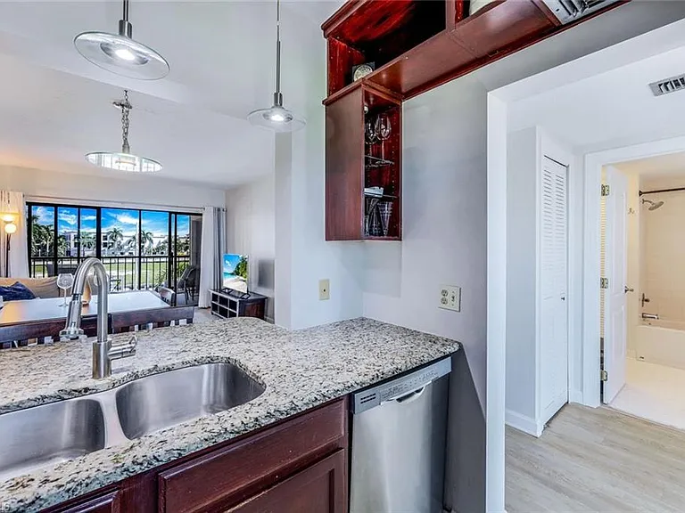803 River Point Dr #201B — Photo 5