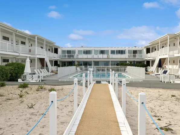 281 Dune Rd #17B, Westhampton Beach, NY 11978