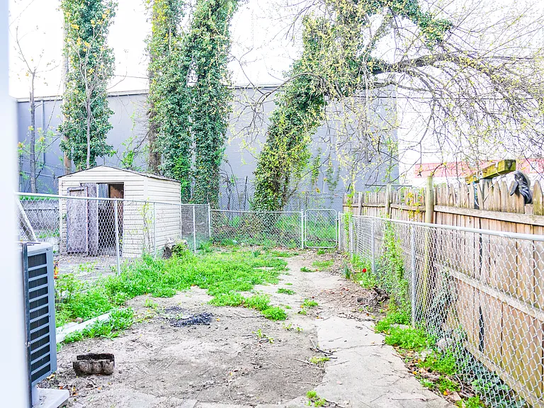 Stafford St — Photo 20