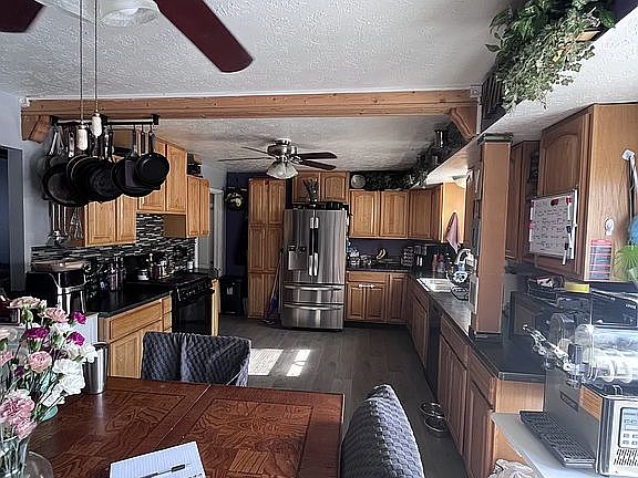 Kitchen/Breakfast Nook