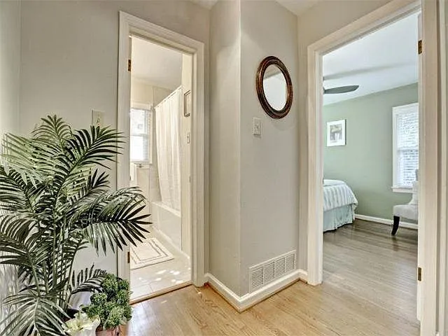 1624 Berkeley Ln NE — Photo 16
