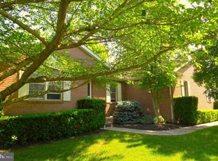 11 Clover Dr, Littlestown, PA 17340