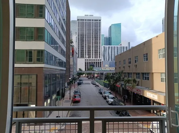 253 NE 2nd St APT 221, Miami, FL 33132